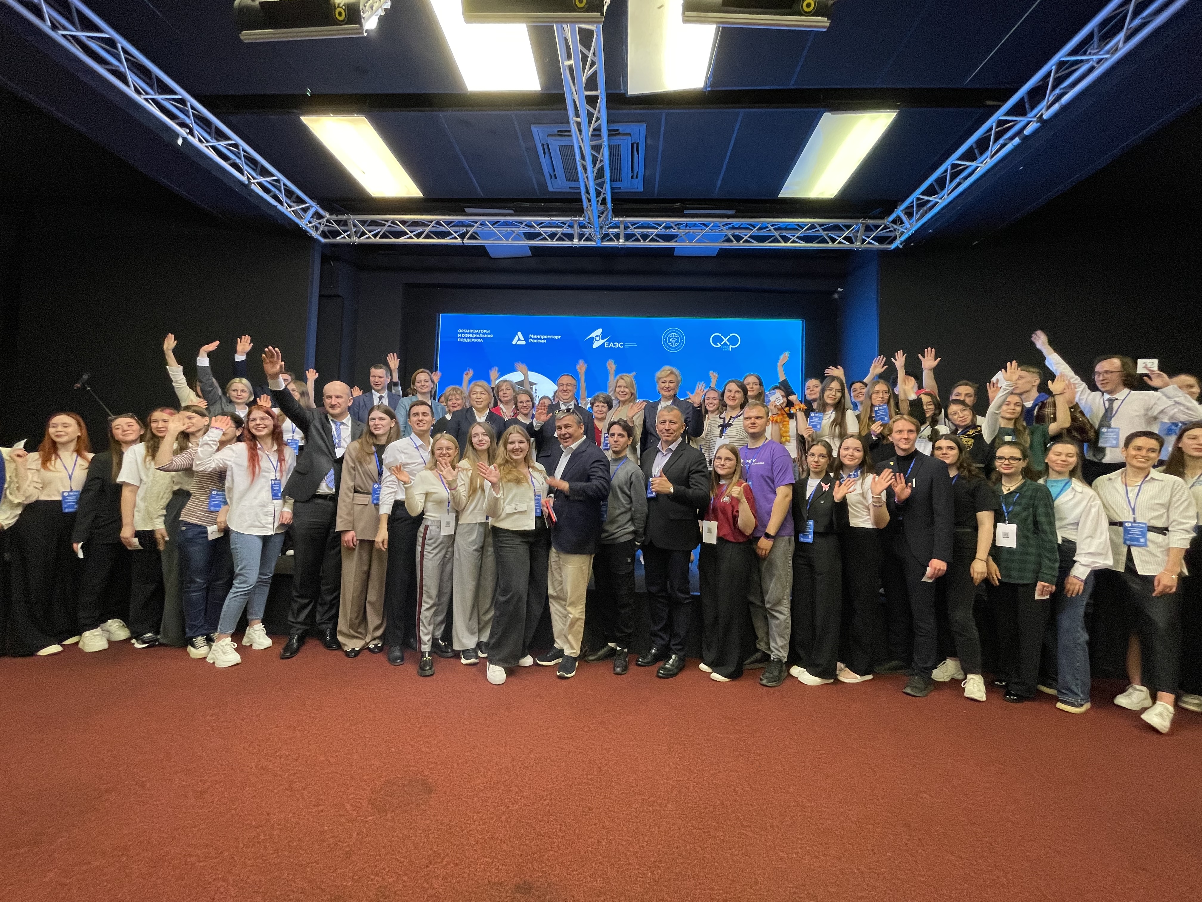 https://promomed.ru/upload/iblock/414/k8u3q8tdr4c38l3eta8ovav18pbubgi9/photo-Promomed-generalniy-partner-festivalya-GxP-2025 (5).jpeg